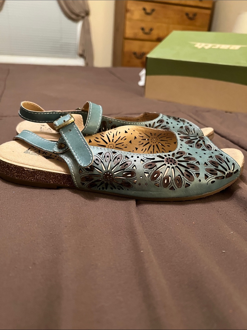 L’Artiste Spring Step Women's Teal Floral Cutout Sandals - Picture 3 of 5